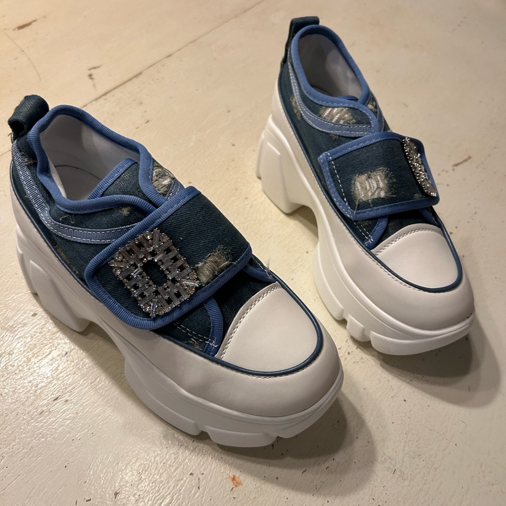Brand New!! Fancy, sparkling sneaker shoe